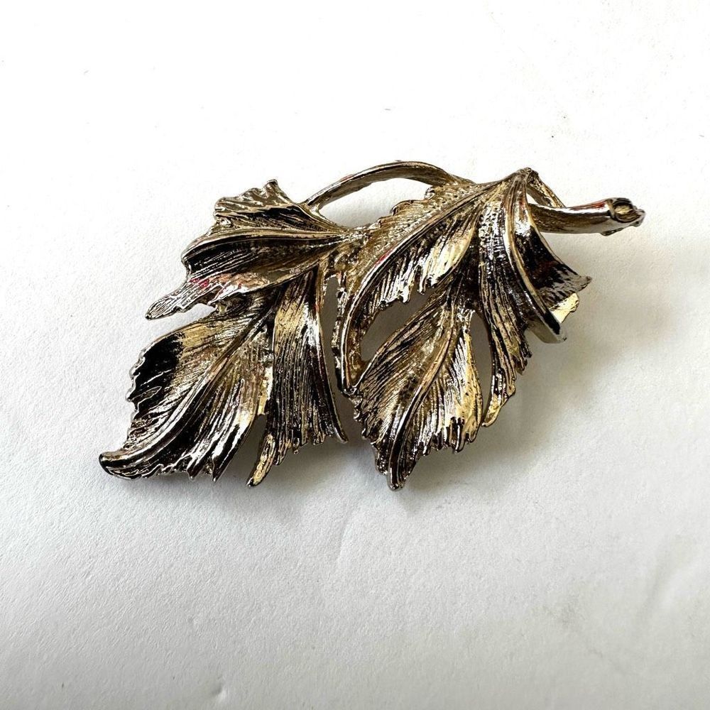 silver tone vintage Dubarry leaf brooch